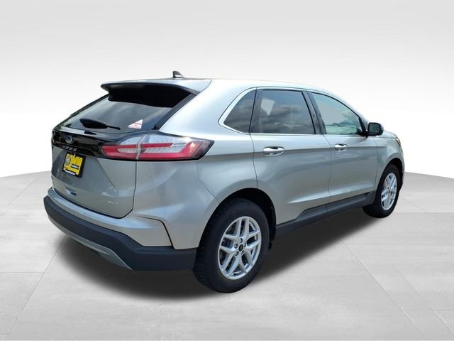 Used 2024 Silver Ford SEL image 12