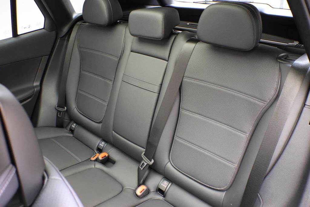 Used 2026 Black Mercedes-Benz GLC 300 image 43