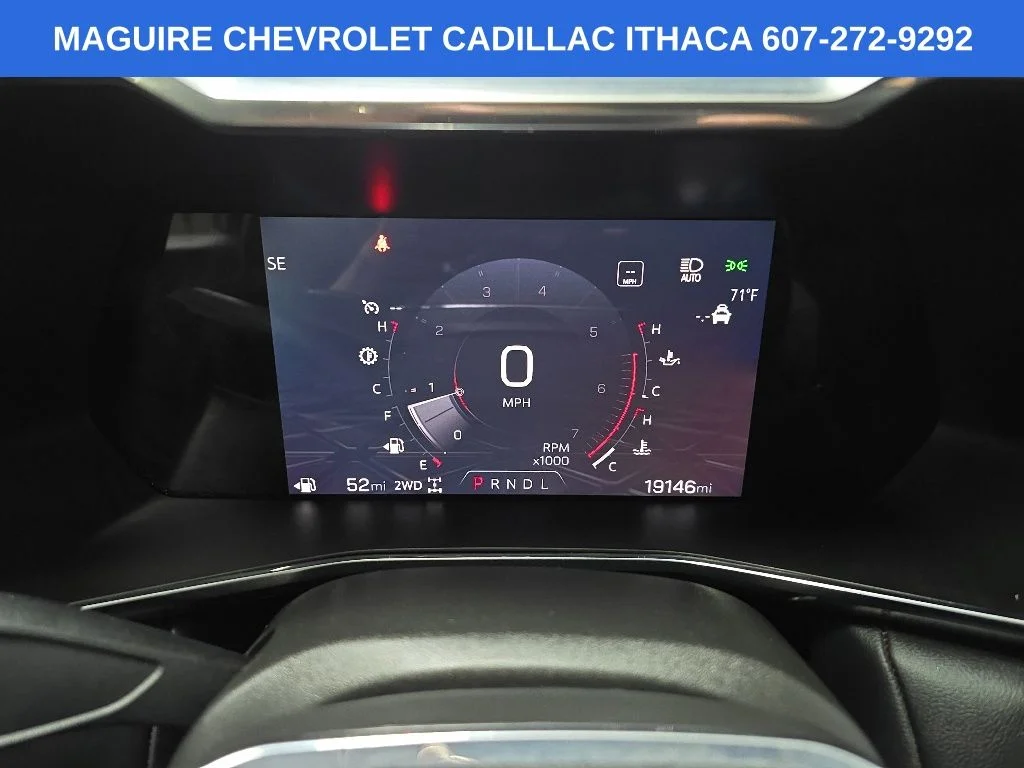 Used 2023 White GMC Elevation image 21