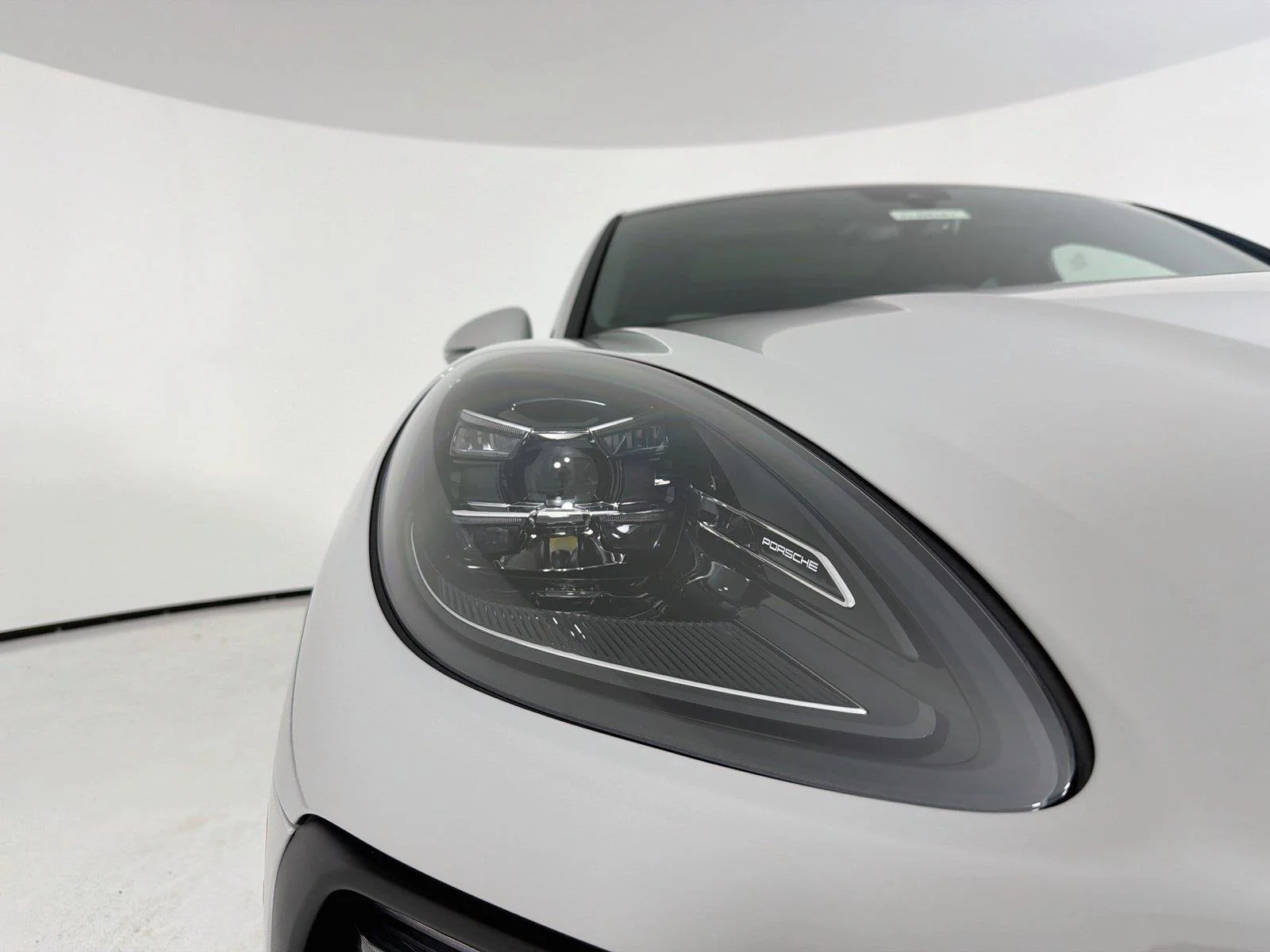 New 2026 Chalk Porsche  image 33
