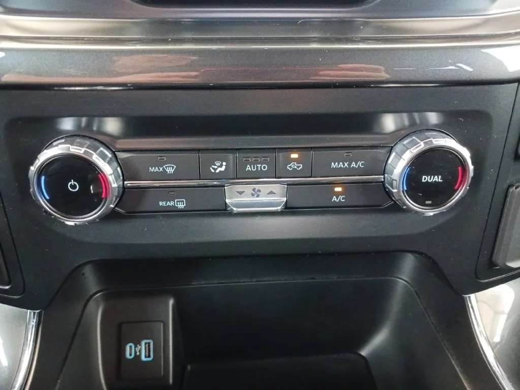 Used 2022 Blue Ford XLT image 25