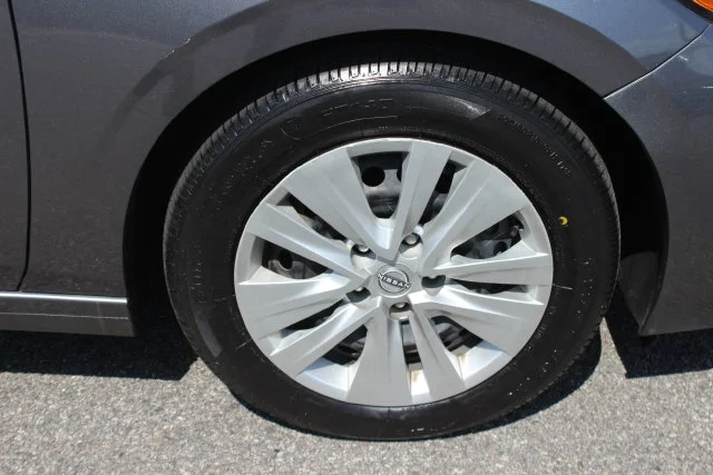 Used 2025 Gray Nissan S image 32