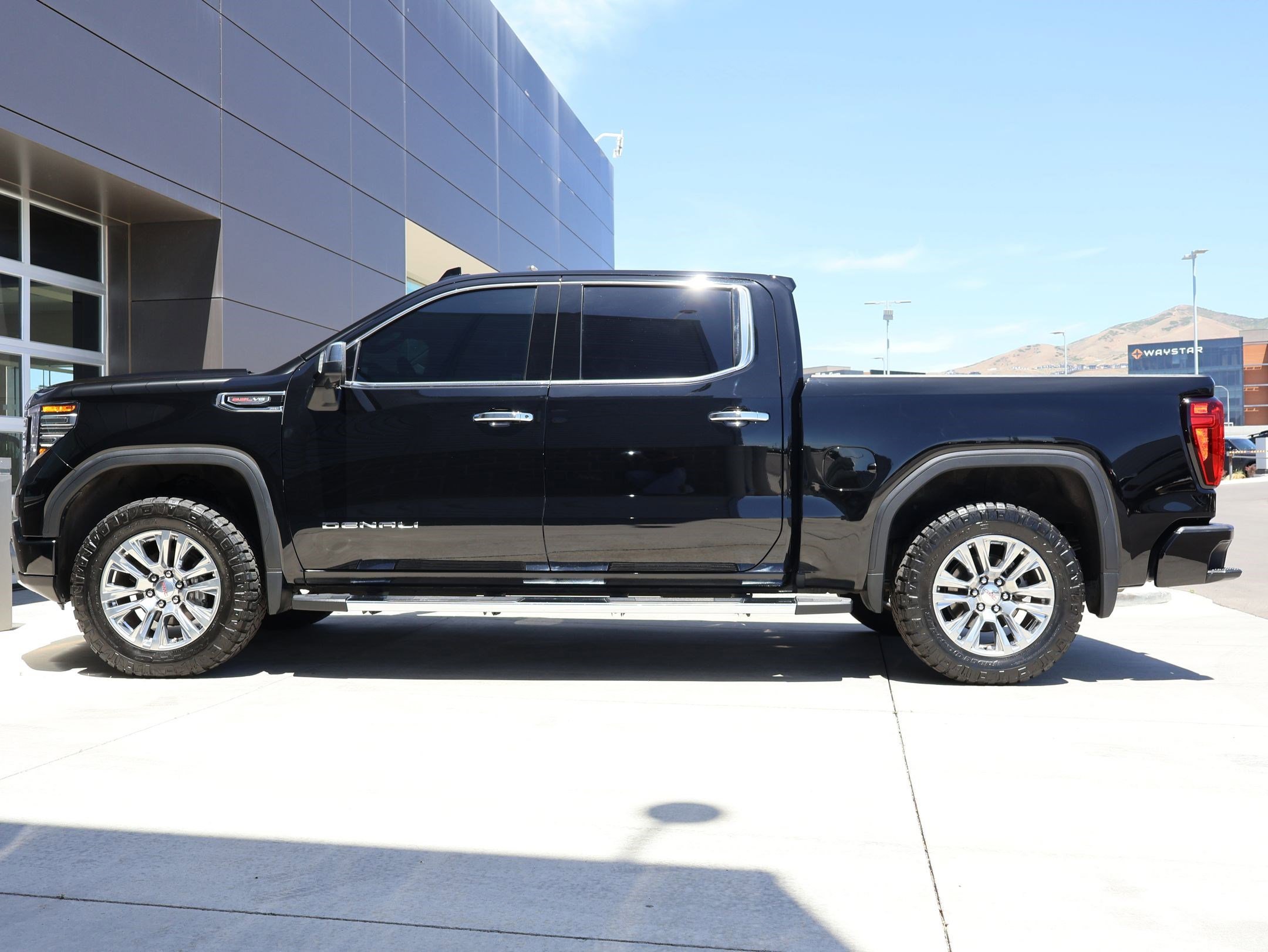 Used 2023 Onyx Black GMC Denali image 9