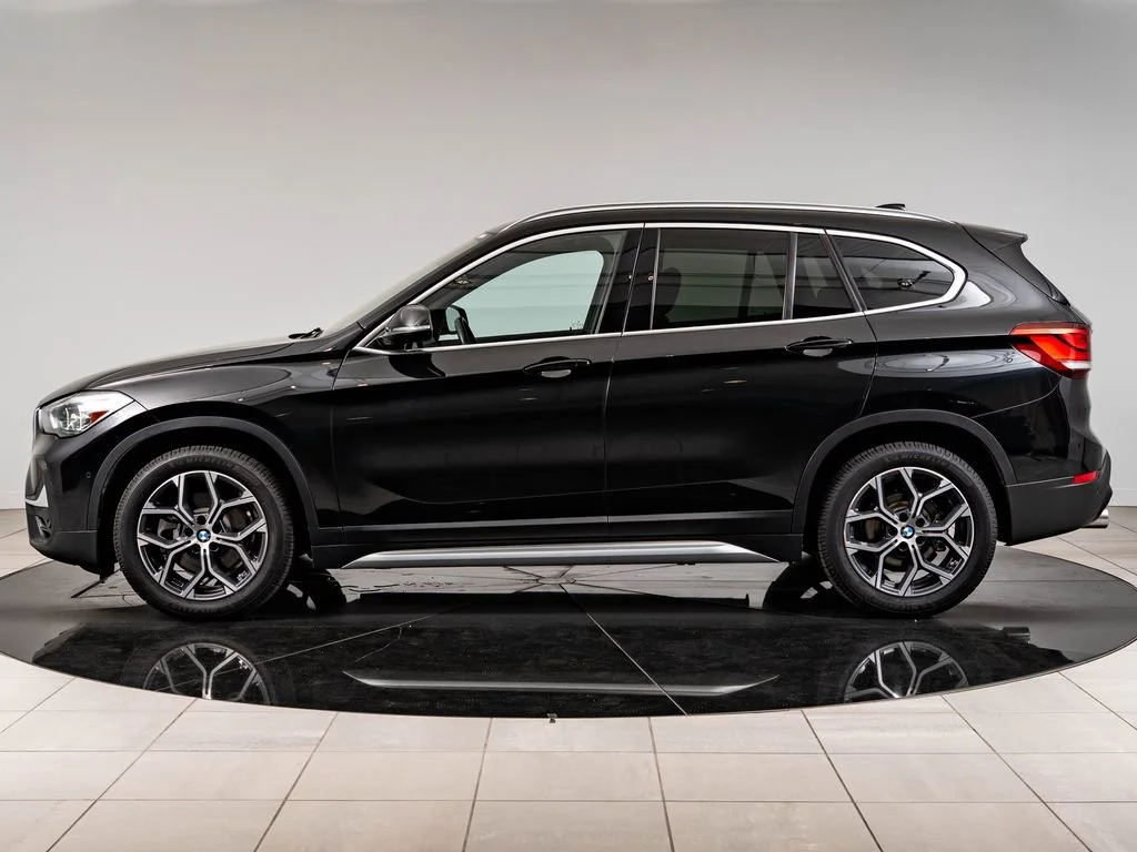 Used 2021 Black Sapphire Metallic BMW sDrive28i image 5