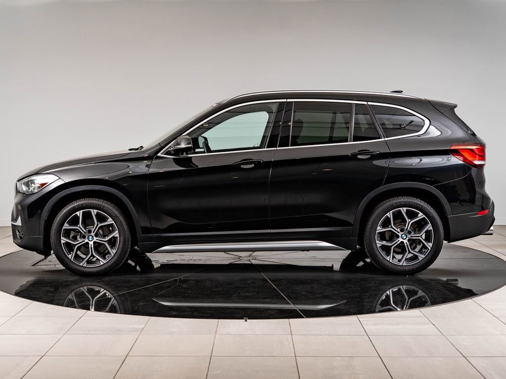 Used 2021 Black Sapphire Metallic BMW sDrive28i image 5