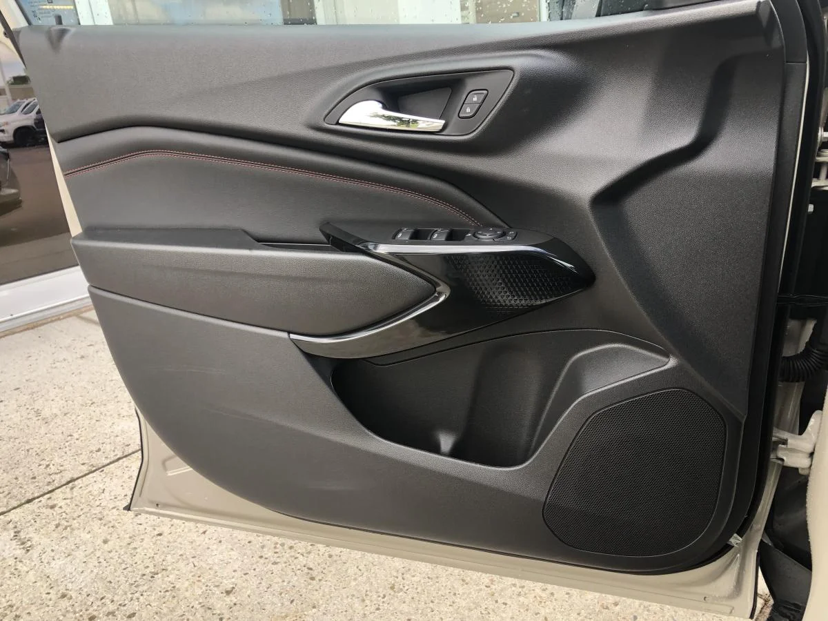 New 2026 White Chevrolet Fwd 4dr 2rs image 18