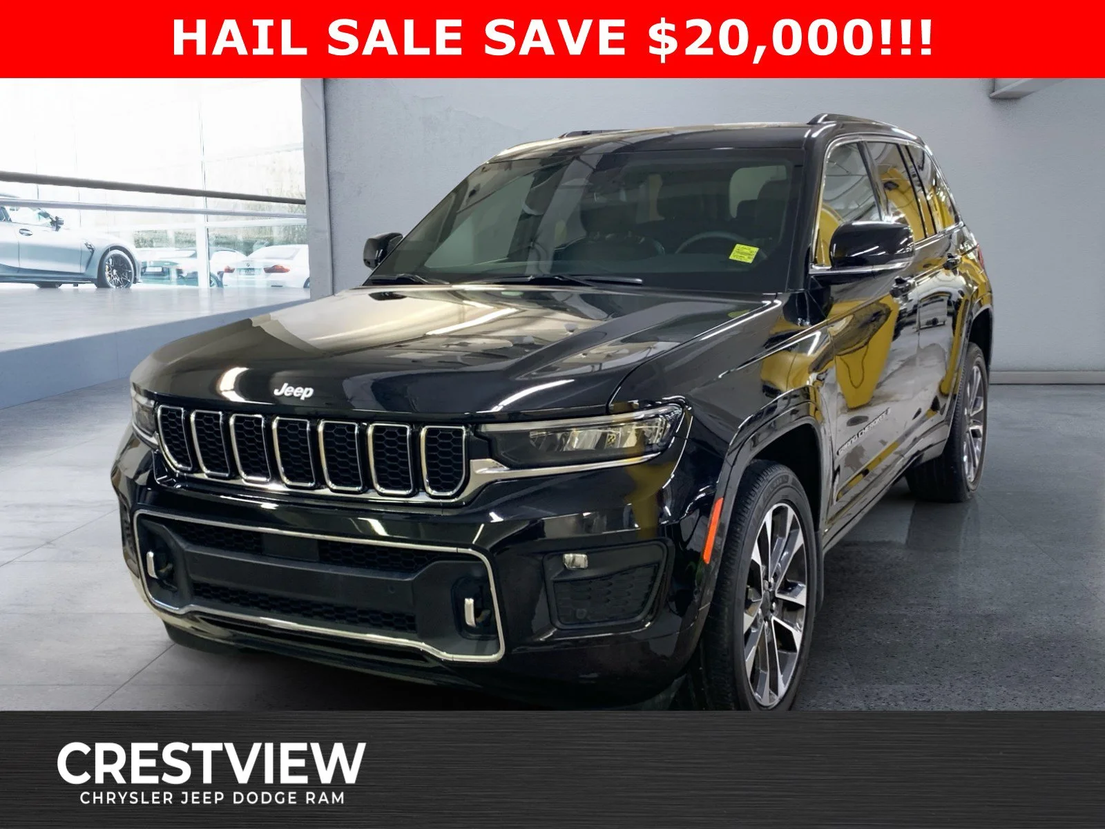 Used 2025 Diamond Black Crystal Pearl Jeep Overland image 1
