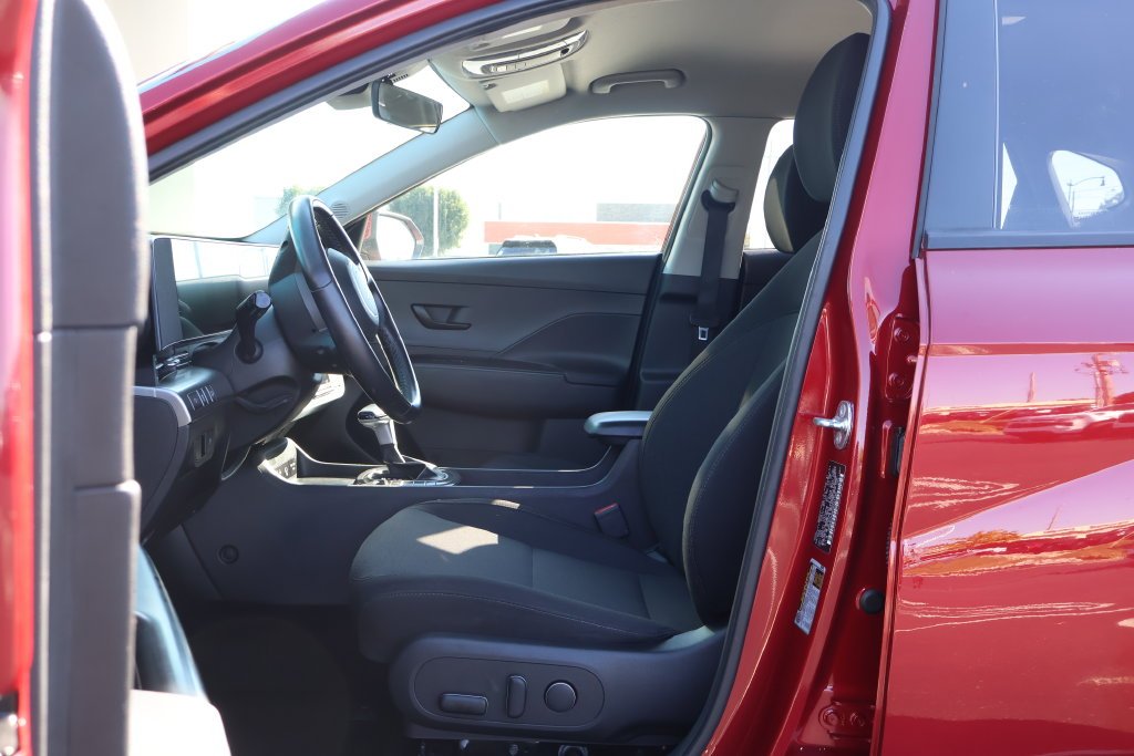 2025 Hyundai Kona SEL - Photo 9