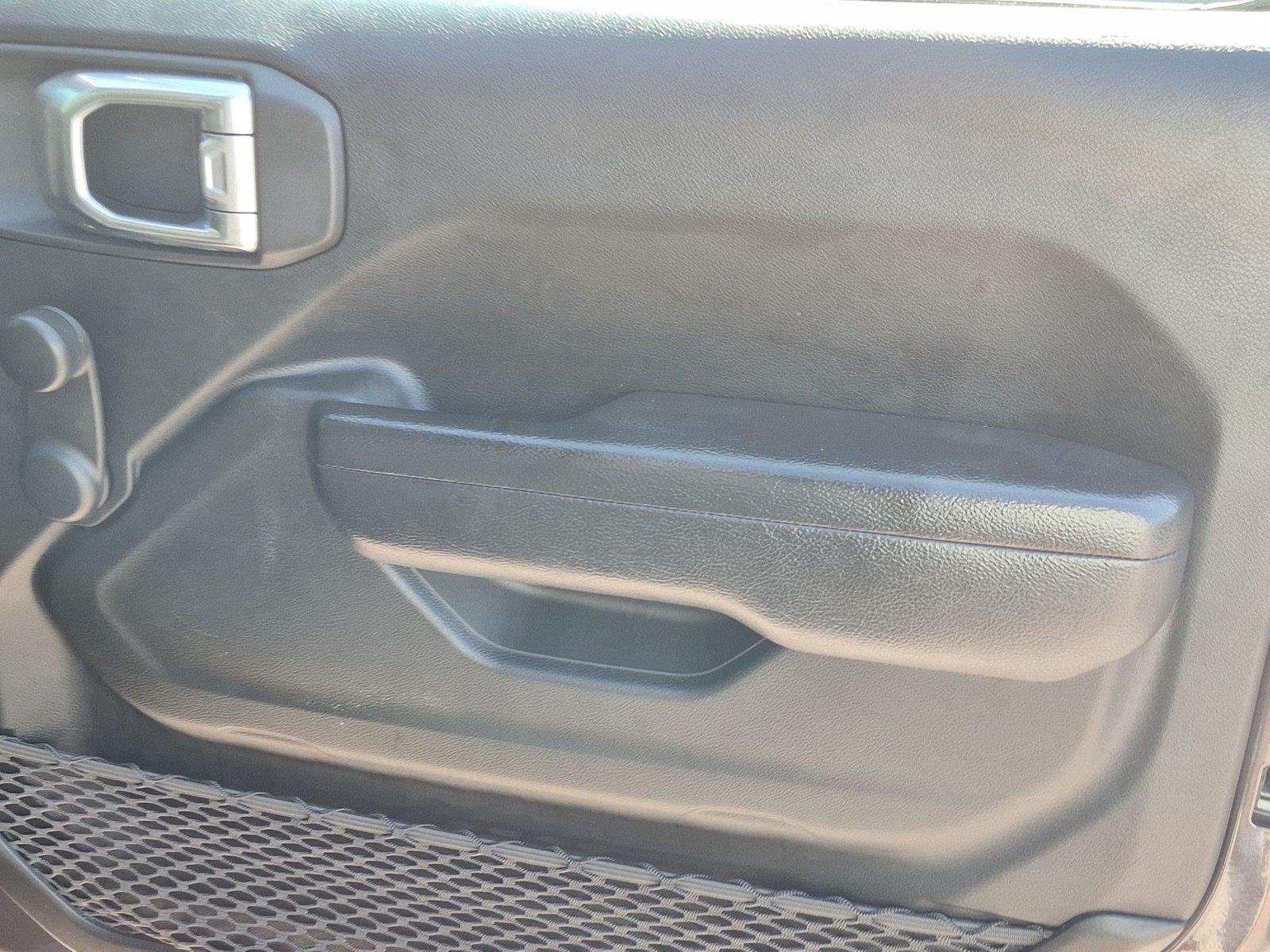 Used 2022 Granite Crystal Metallic Clearcoat Jeep Unlimited Sport image 30