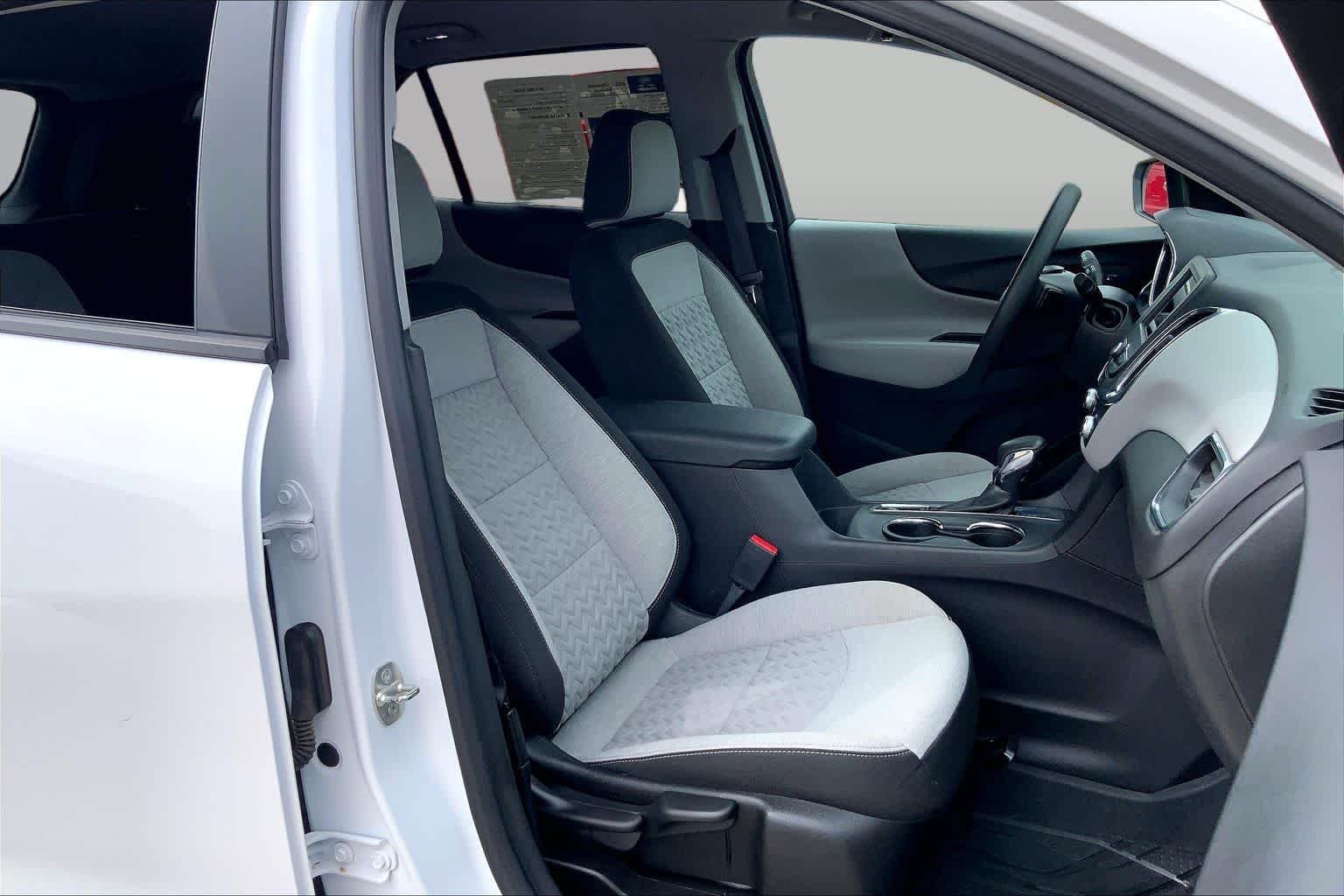 Used 2023 Summit White Chevrolet LS image 9