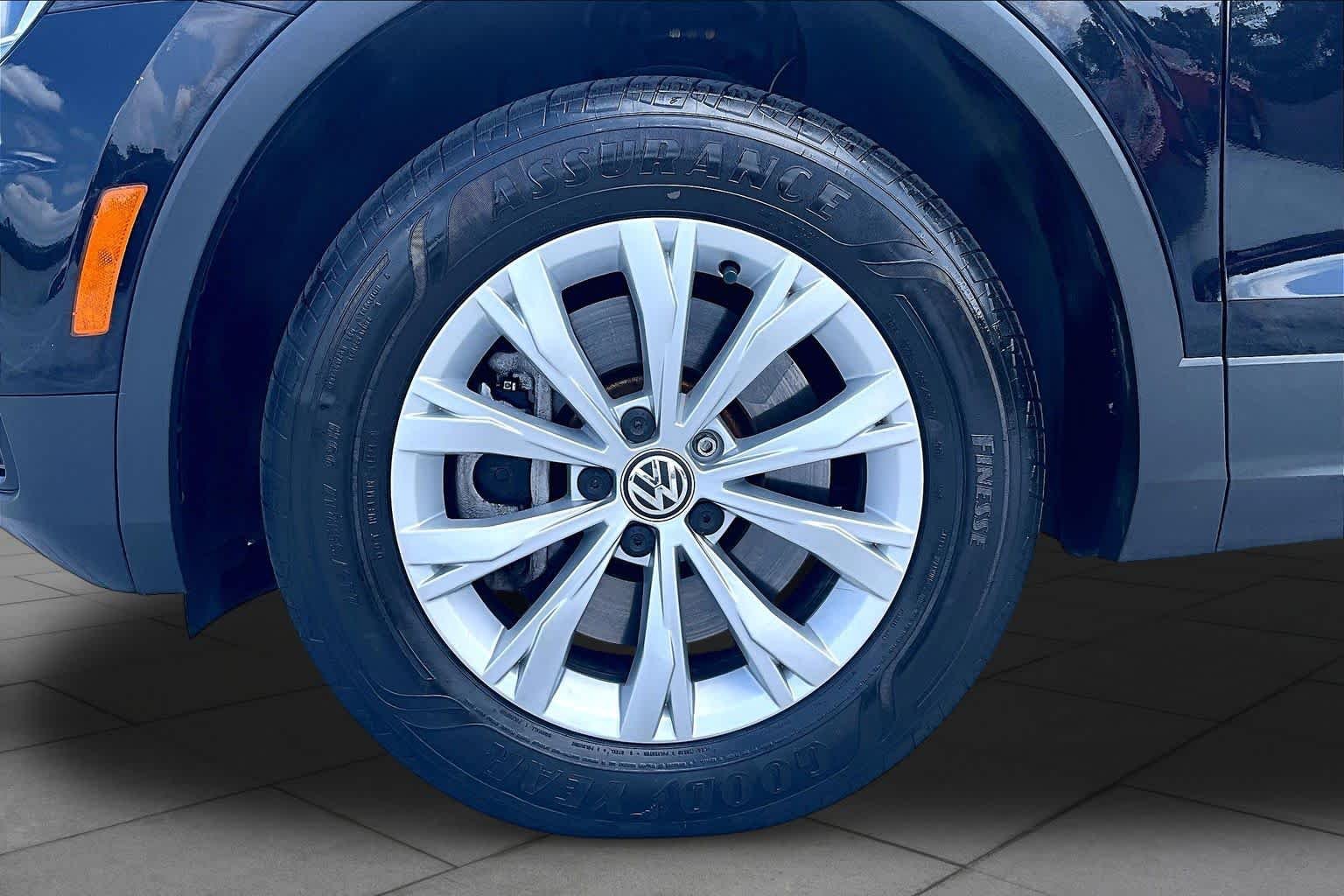 Used 2020 Deep Black Pearl Volkswagen S image 10