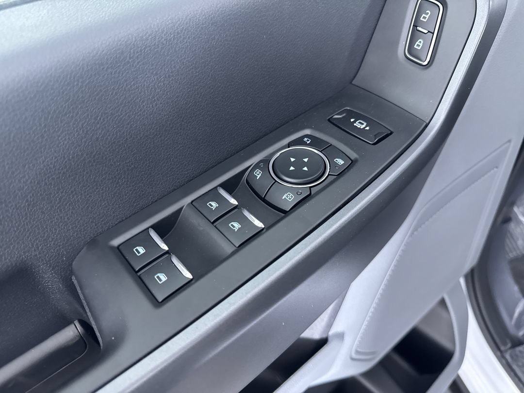 New 2026 Oxford White Ford XLT image 14