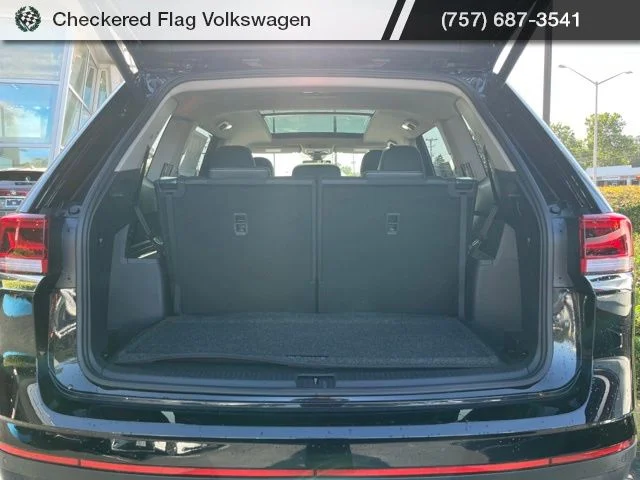 New 2026 Black Volkswagen 2.0T SE w/Technology image 16