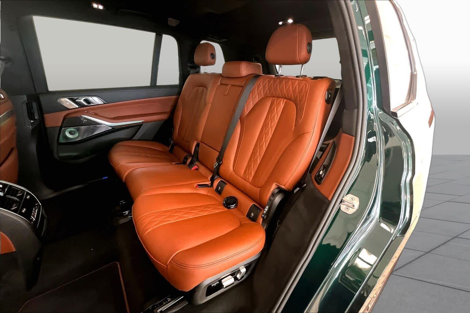 Used 2025 ALPINA Green Metallic BMW ALPINA XB7 image 18
