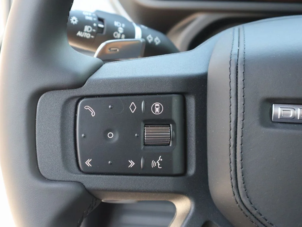 2025 Land Rover Defender V8 - Photo 30