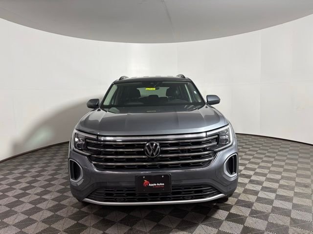 Certified 2024 Volkswagen Atlas SE w/Tech with VIN 1V2HR2CA7RC560973 for sale in Shakopee, Minnesota