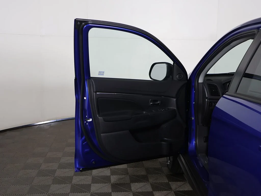 New 2026 Blue Mitsubishi 2.0 ES image 15