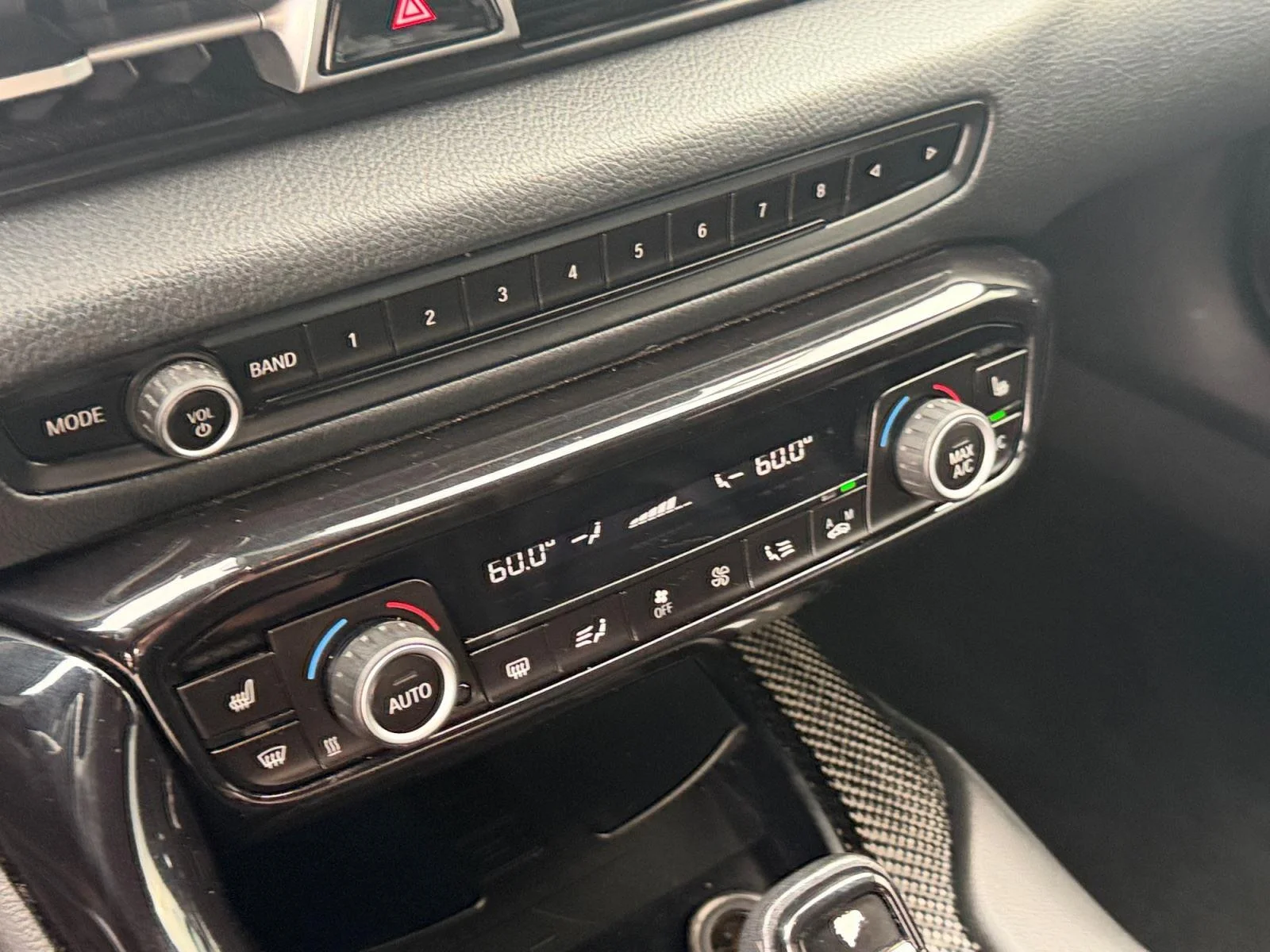 Used 2021  Toyota 3.0 Premium image 24