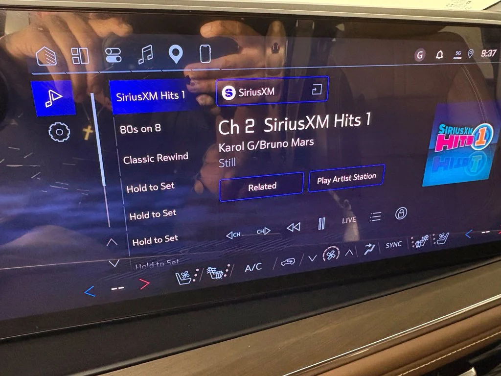 2027 Chevrolet Suburban High Country - Photo 34