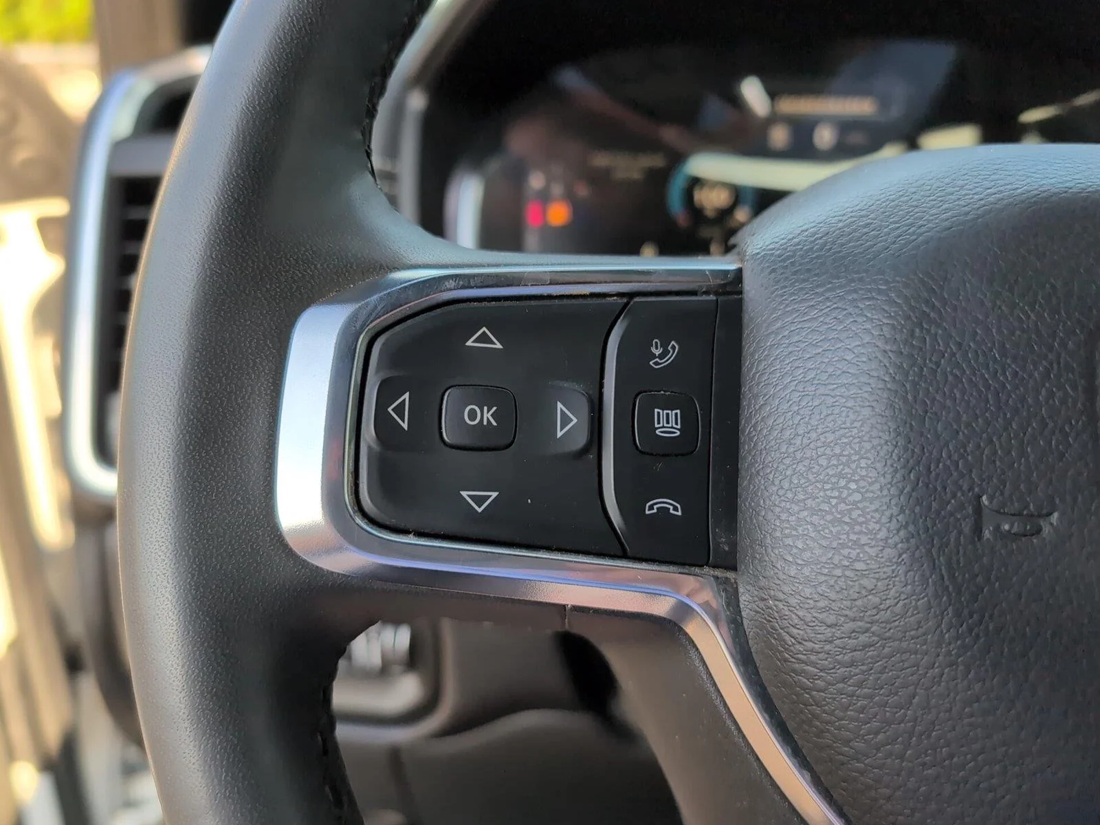 Used 2025 Bright White Clearcoat Ram Laramie image 28