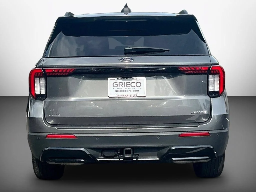 Used 2025 Gray Metallic Ford ST-Line image 6