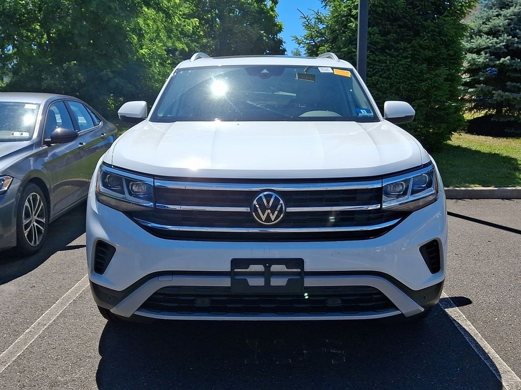 Certified Used 2021 White Volkswagen SEL image 3