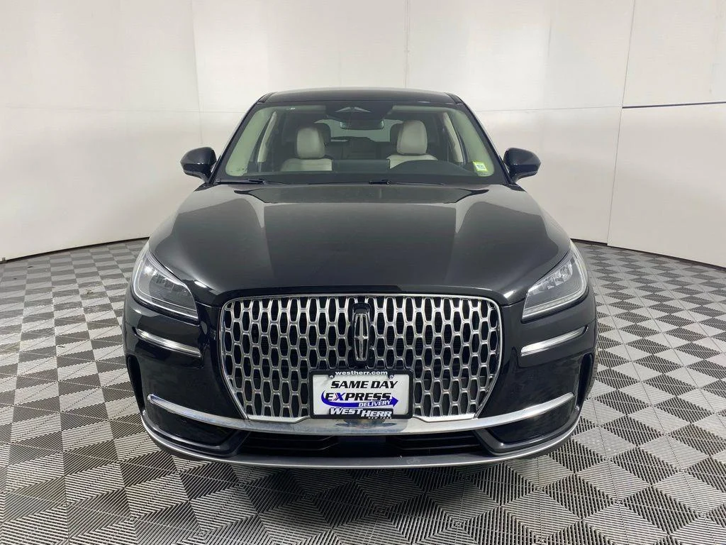 Used 2025 Infinite Black Metallic Clearcoat Lincoln Premiere image 5