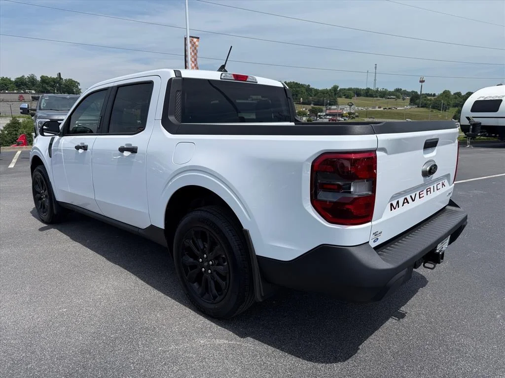 Used 2023 White Ford XLT image 5
