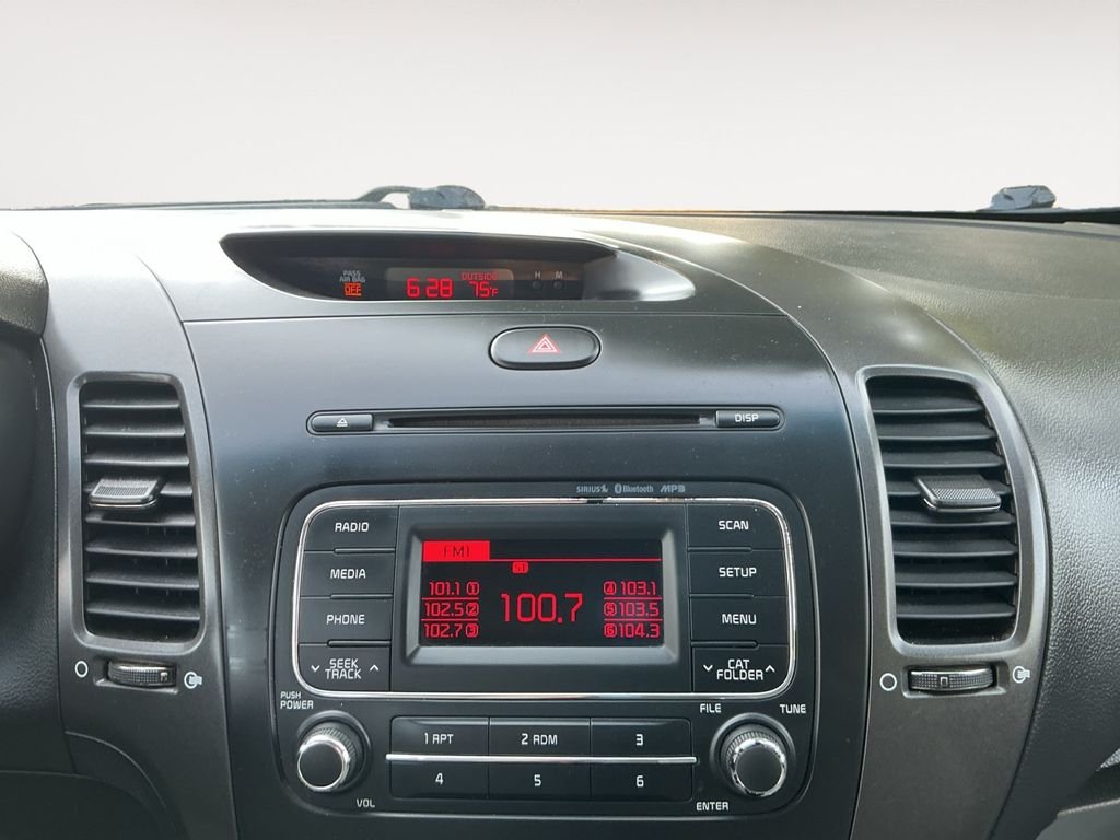 Used 2015 Silver Kia LX image 14