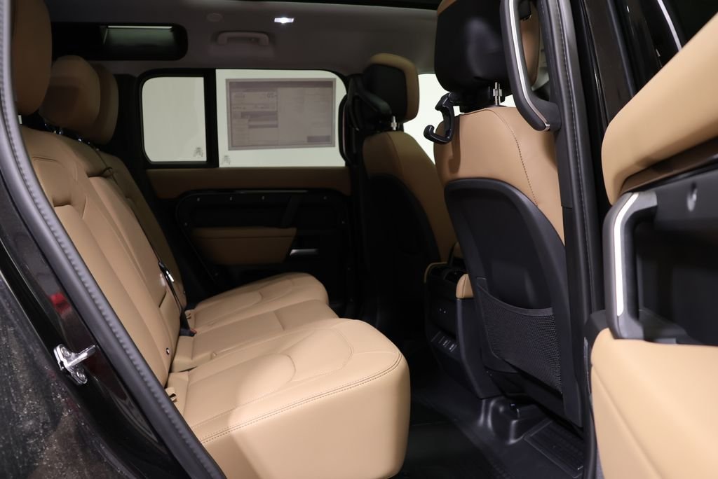 New 2026 Santorini Black Land Rover S image 45