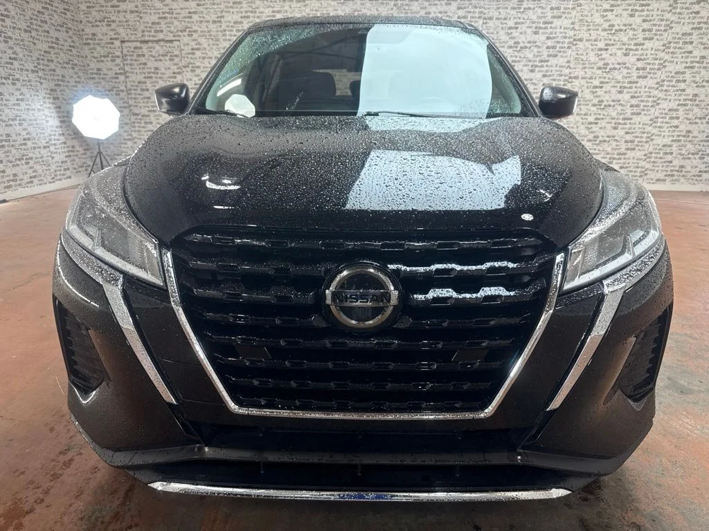 Used 2021 Super Black Nissan S image 2