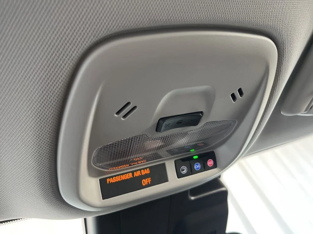 New 2025 Summit White Chevrolet ACTIV image 16