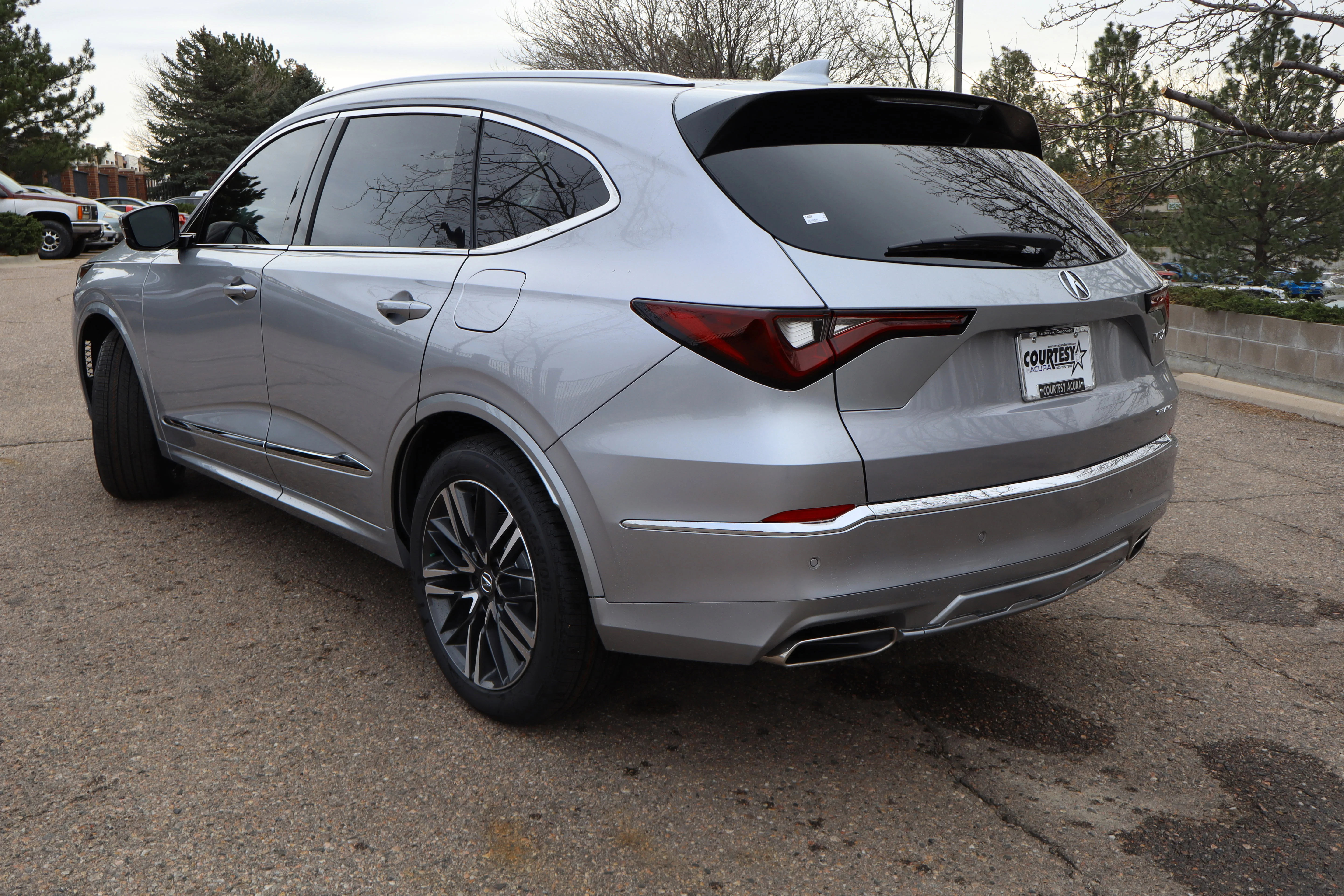 New 2026 Solar Silver Metallic Acura w/Advance Package image 4