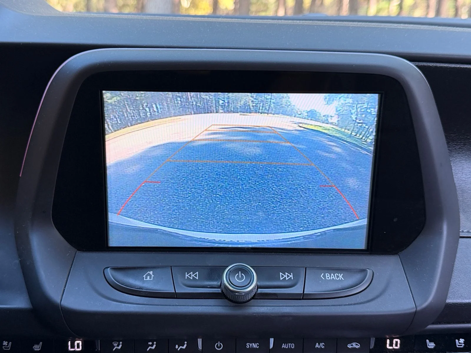 Used 2018 Summit White Chevrolet 2LT image 3