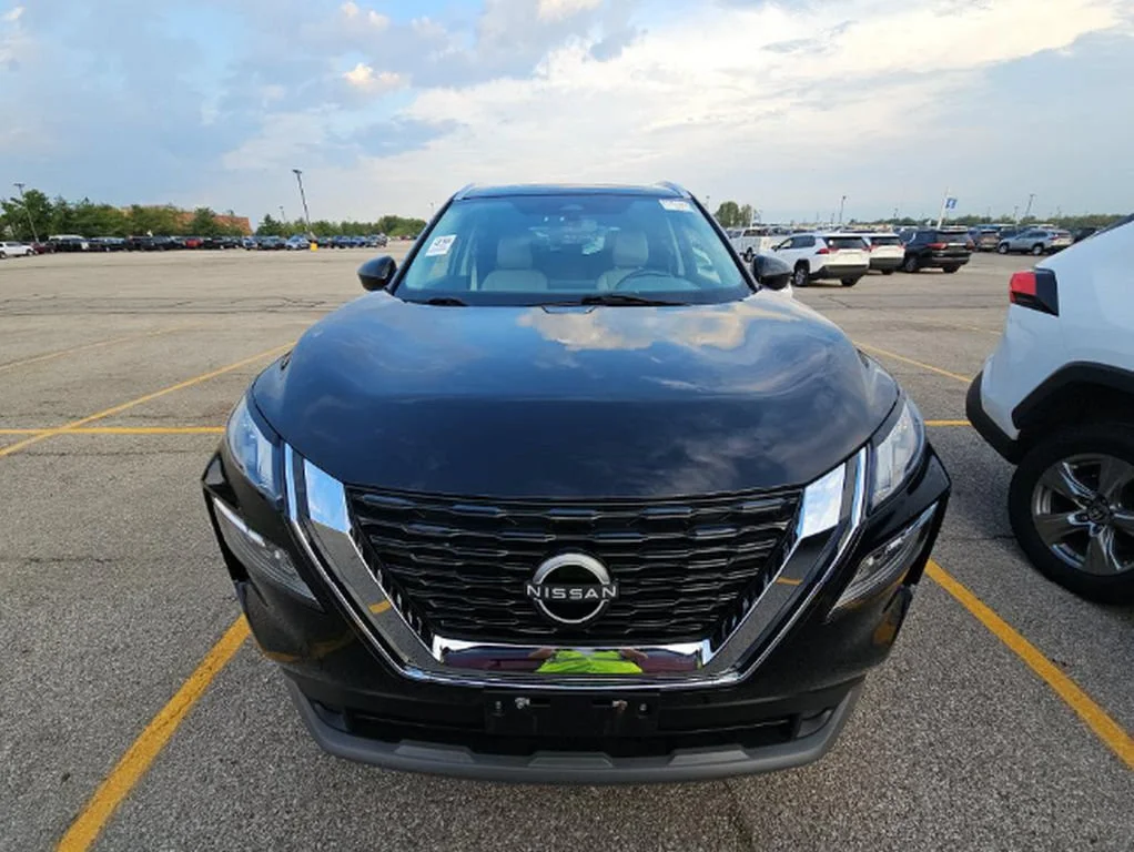 Used 2023 Black Nissan SV image 3