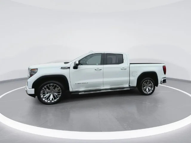 Used 2023  GMC Denali image 5