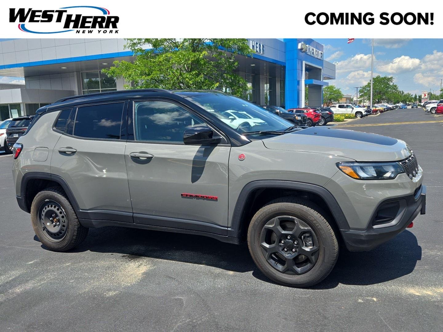 Used 2023 Diamond Black Crystal Pearlcoat Jeep Trailhawk image 1
