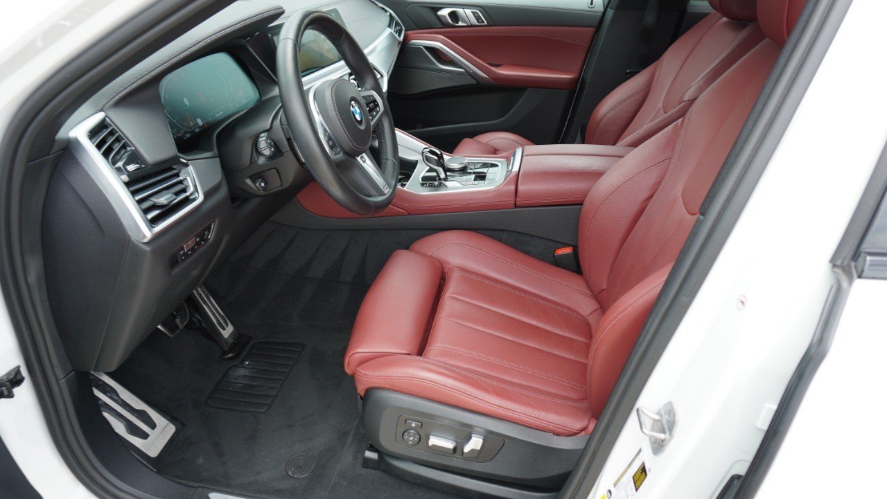 Used 2022 White BMW xDrive40i image 12