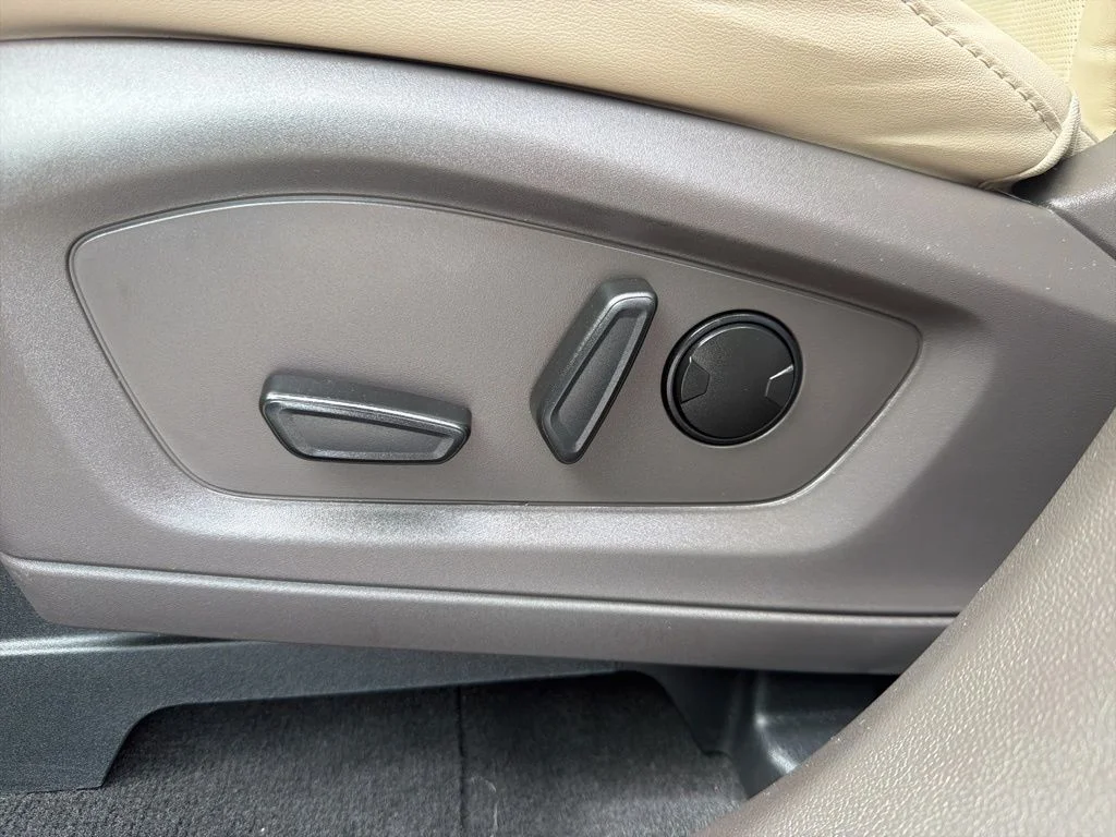 Used 2023 White Ford Platinum image 15
