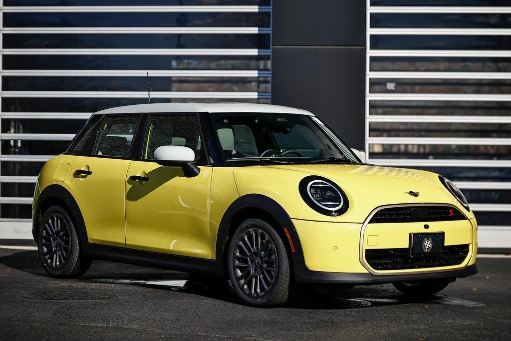 2026 MINI Hardtop Cooper S's photo