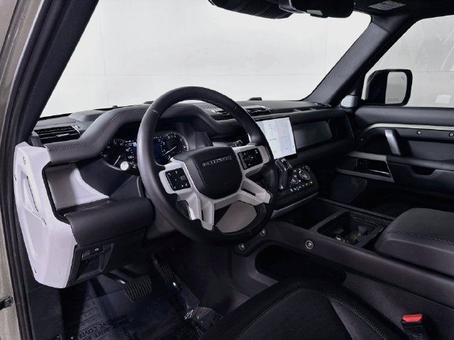 Certified Used 2023 Green Land Rover X-Dynamic SE image 9