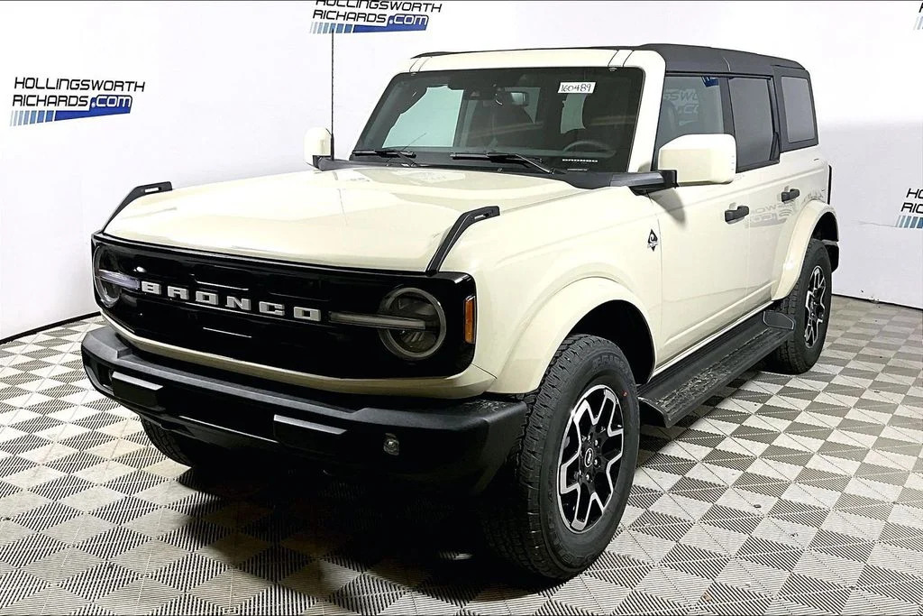 2026 Ford Bronco Outer Banks®