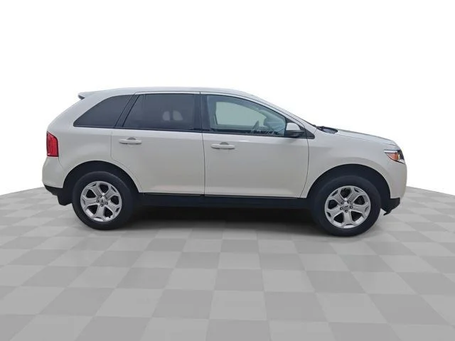Used 2013 White Suede Ford SEL image 9