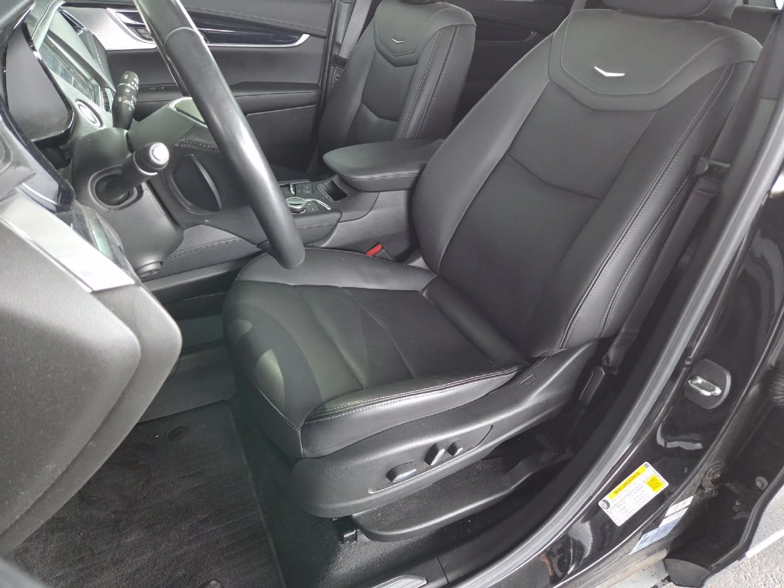 Used 2024 Stellar Black Metallic Cadillac Premium Luxury image 27