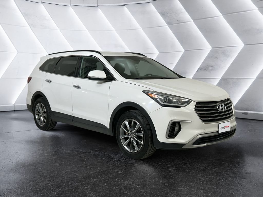 Used 2019 White Hyundai SE image 1