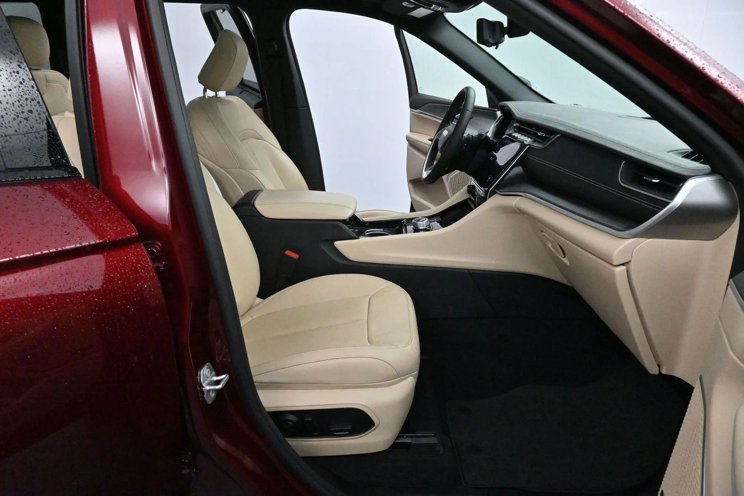 Used 2023 Velvet Red Pearlcoat Jeep Limited image 31