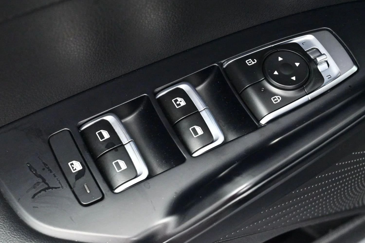 Used 2021 Ebony Black Kia LXS image 11