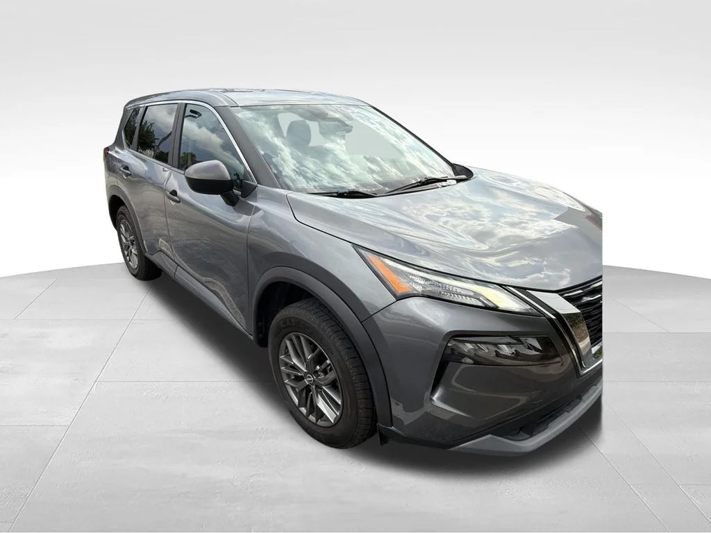 Used 2023 Gray Nissan S image 9