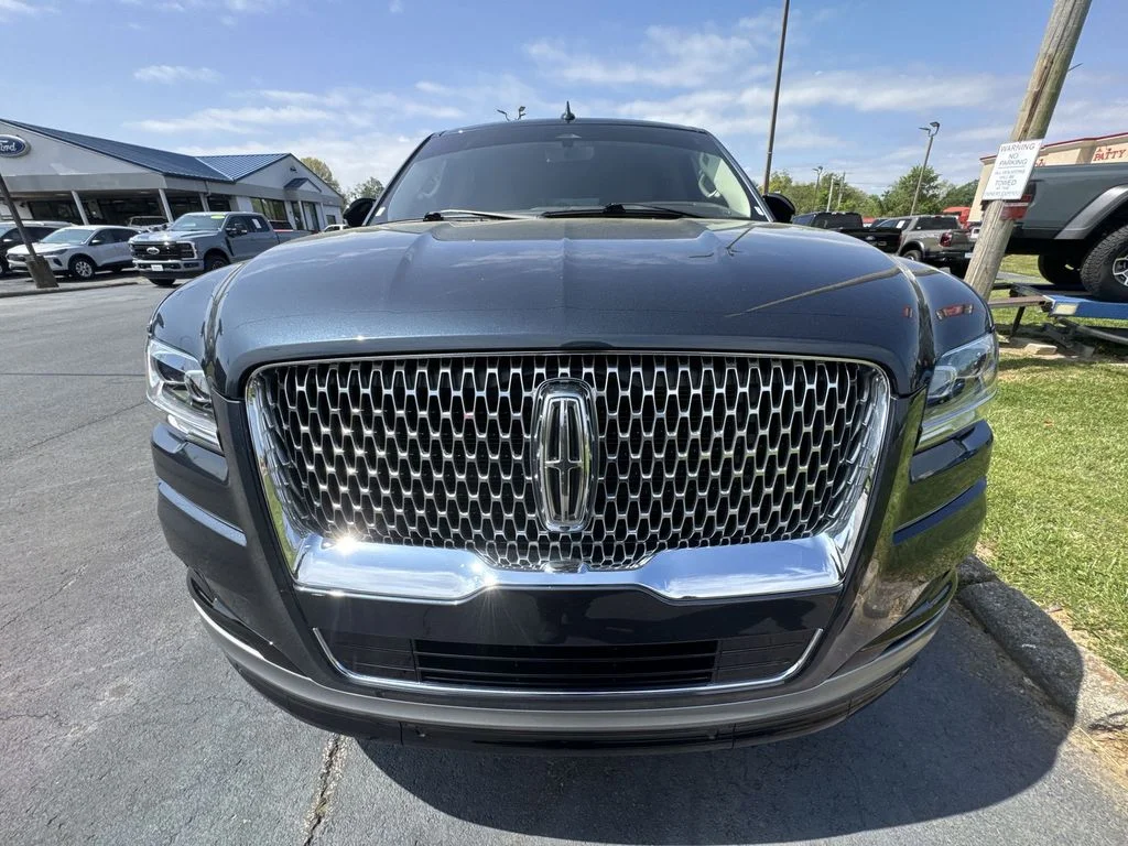 Used 2024 Blue Lincoln Reserve image 28