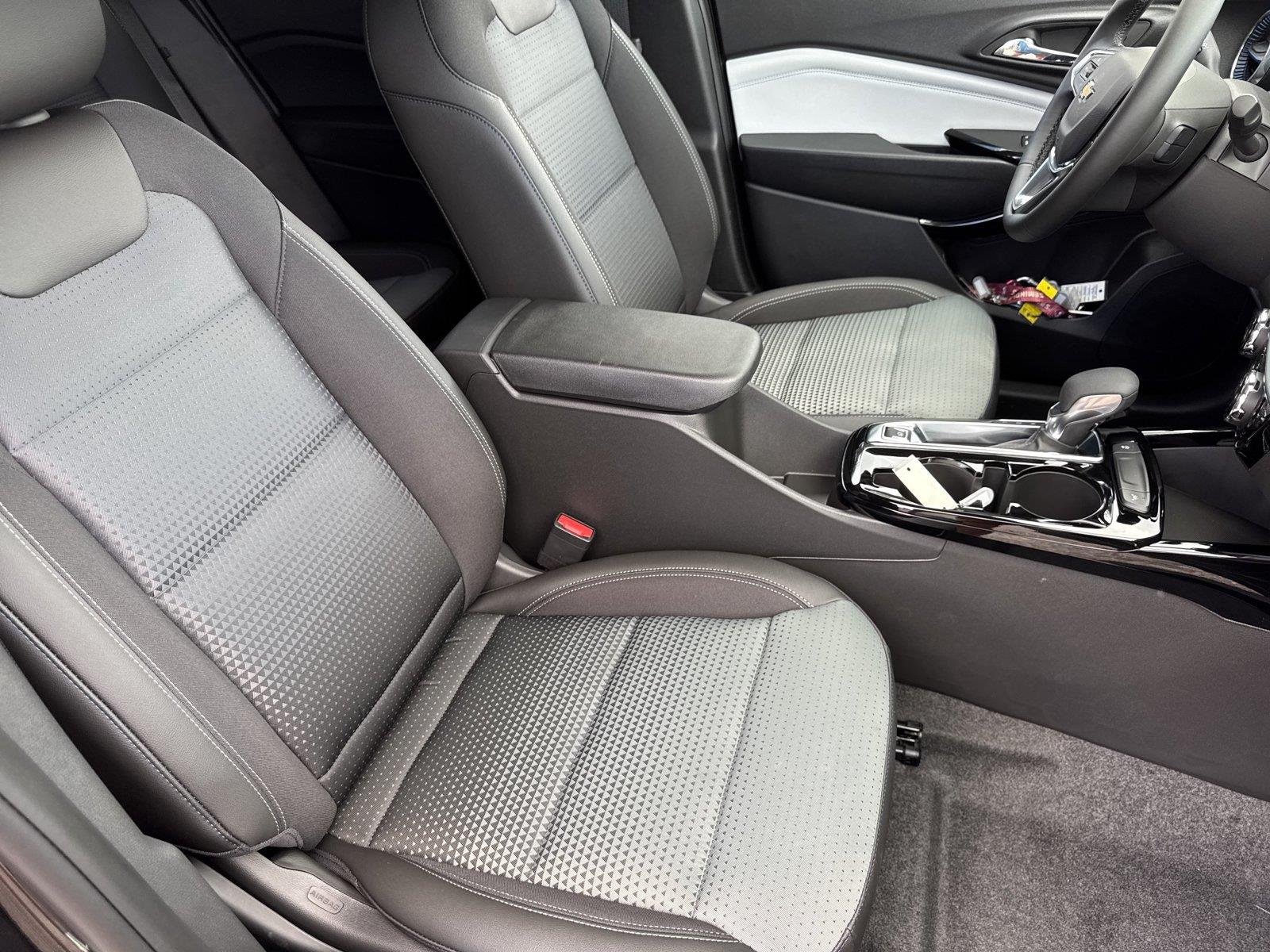 New 2026 Mosaic Black Metallic Chevrolet LT image 34